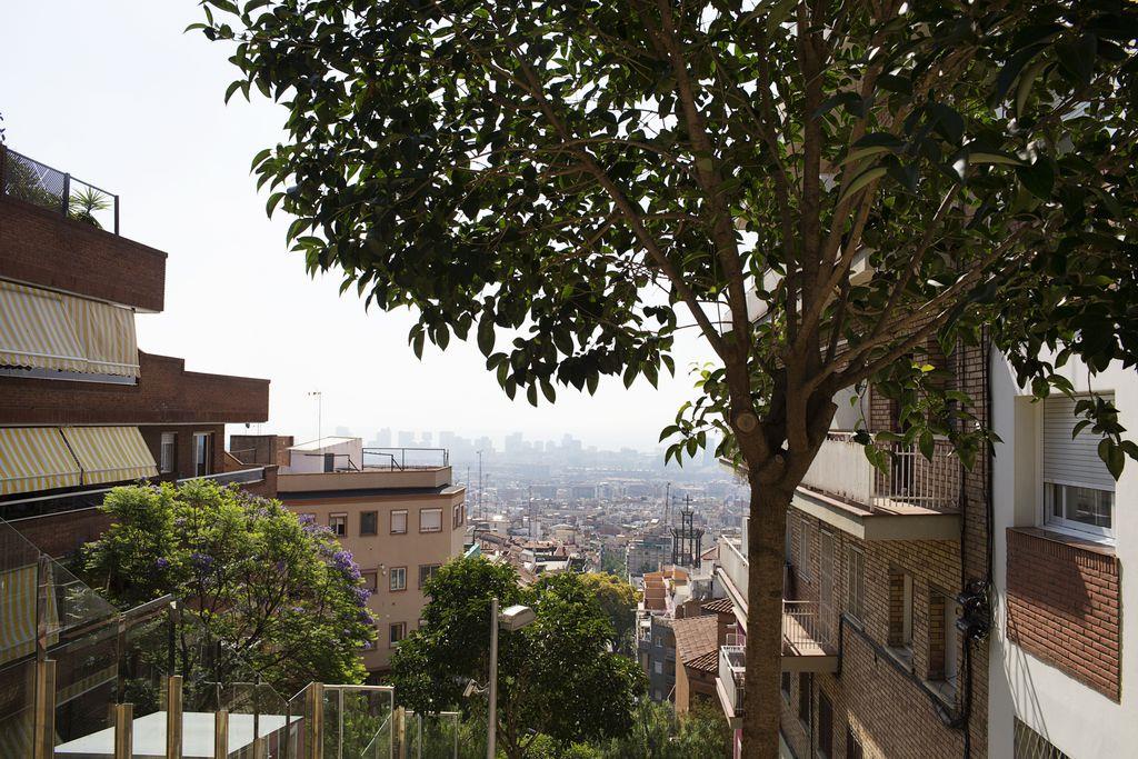 Paola de Grenet / Vistes de Barcelona sota els núvols de contaminació